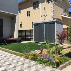 人工芝へ『Re・Garden』　メンテナンスフリーなお庭