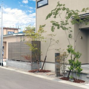 こだわりの素材でモダンな外構